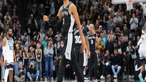 字母哥反驳杰伦：其言辞过于稚嫩，恐未来重蹈覆辙