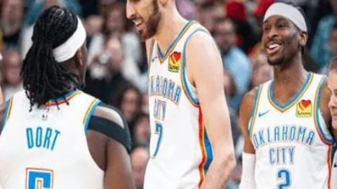 马龙获国际乒联盛赞：荣耀巅峰再领风骚！