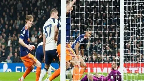 袁悦女双组合澳网次轮惜败，止步2-0败局